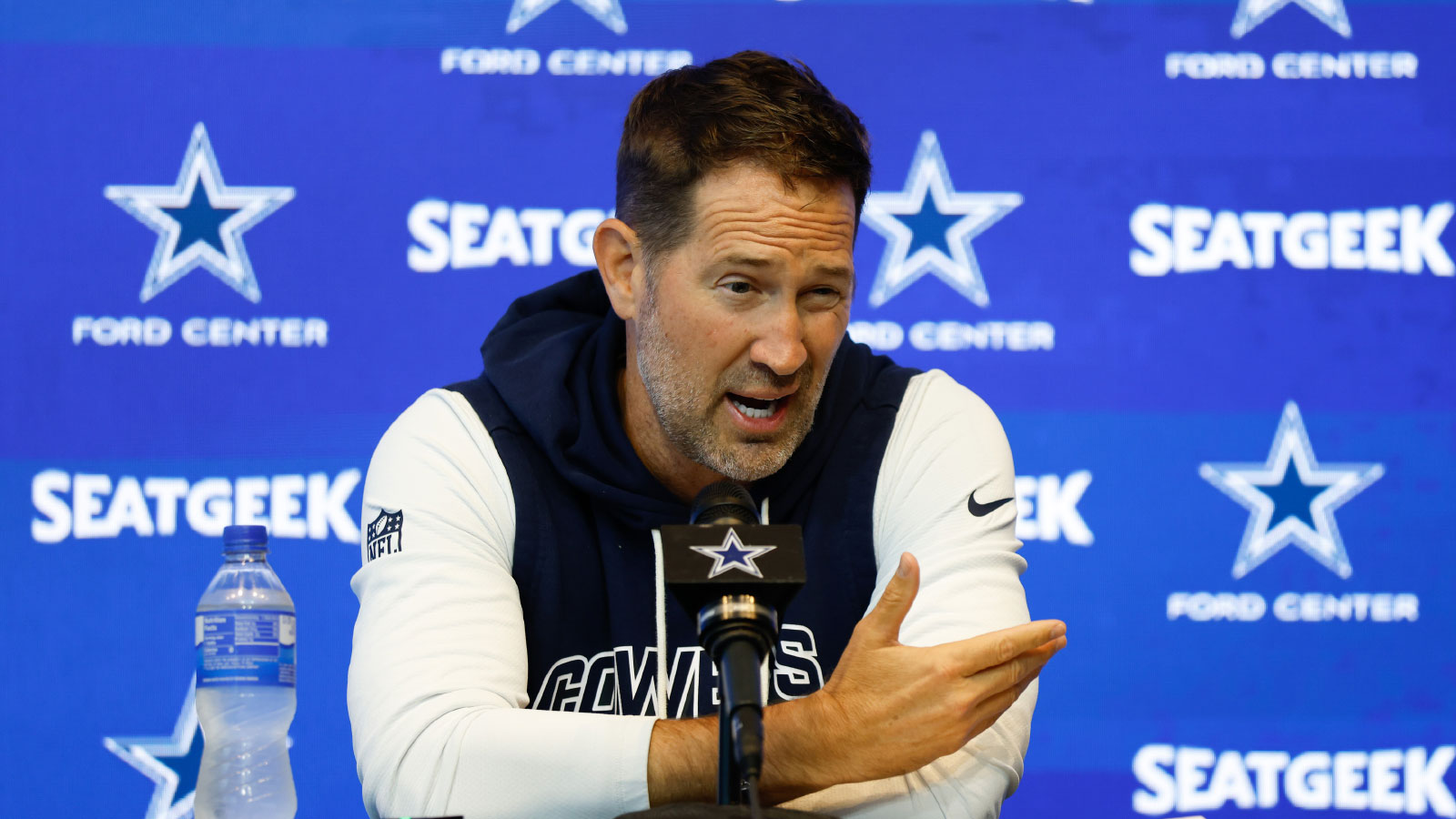 Cowboys HC Brian Schottenheimer’s emotional advice for married couples living NFL life