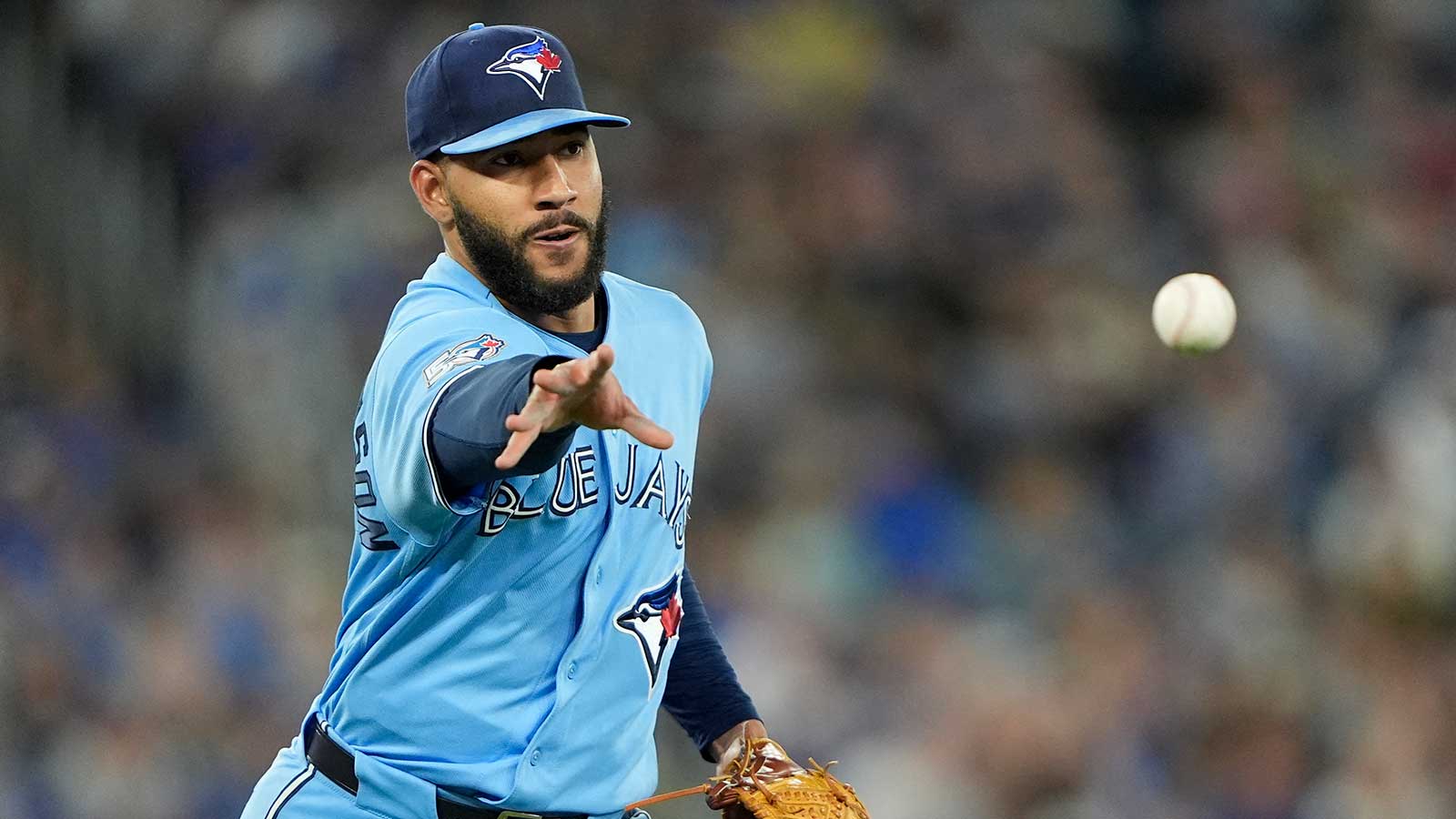 https://wp.clutchpoints.com/wp-content/uploads/2026/06/Simeon-Woods-Richardson-of-the-Toronto-Blue-Jays.jpg
