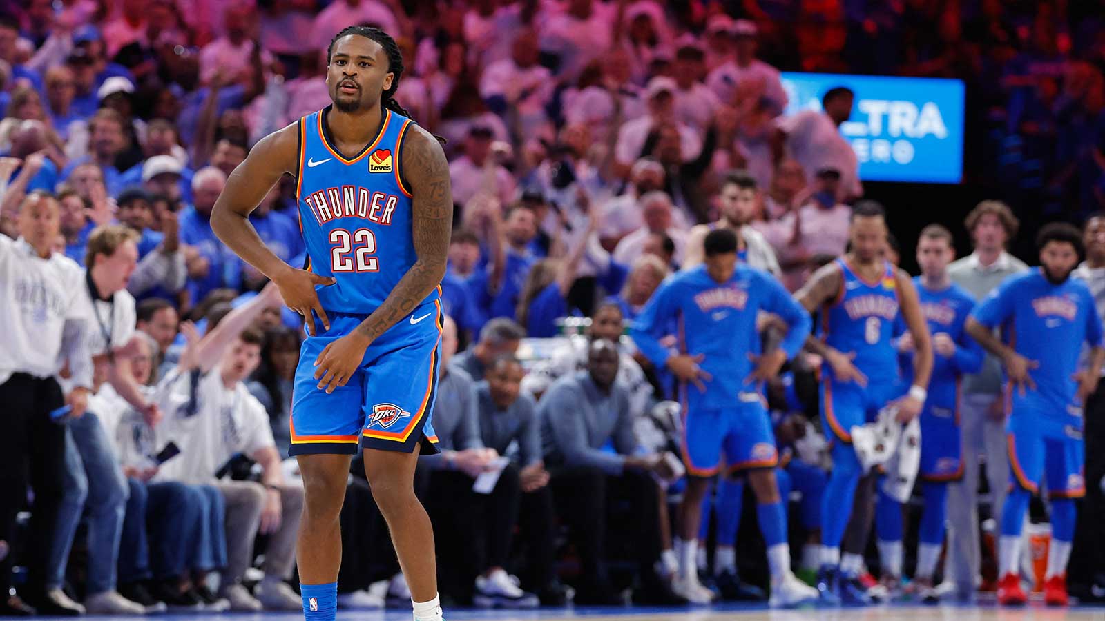 https://wp.clutchpoints.com/wp-content/uploads/2026/06/Thunder-guard-Cason-Wallace_656faa.jpg