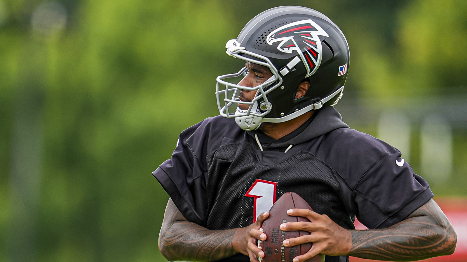 Falcons' Tua Tagovailoa drops mic on Michael Penix Jr. QB competition