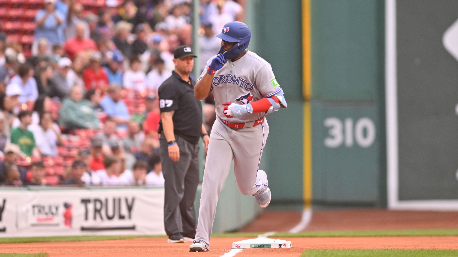 Vladimir Guerrero Jr. breaks homerless streak, gets shade from John Schneider