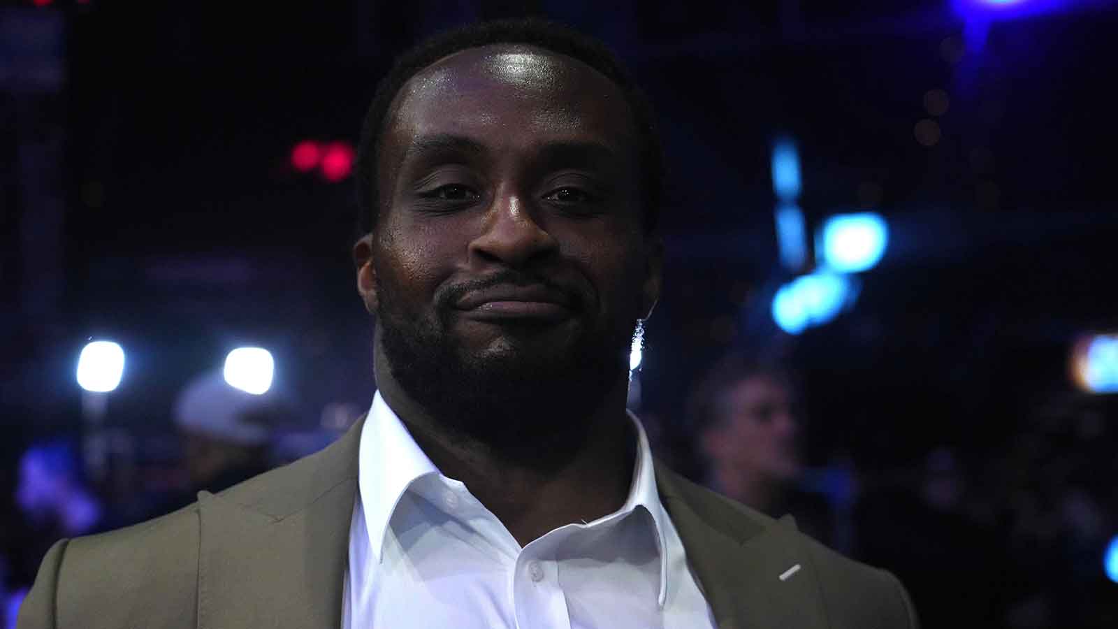 Retired former WWE champion makes decision to write book