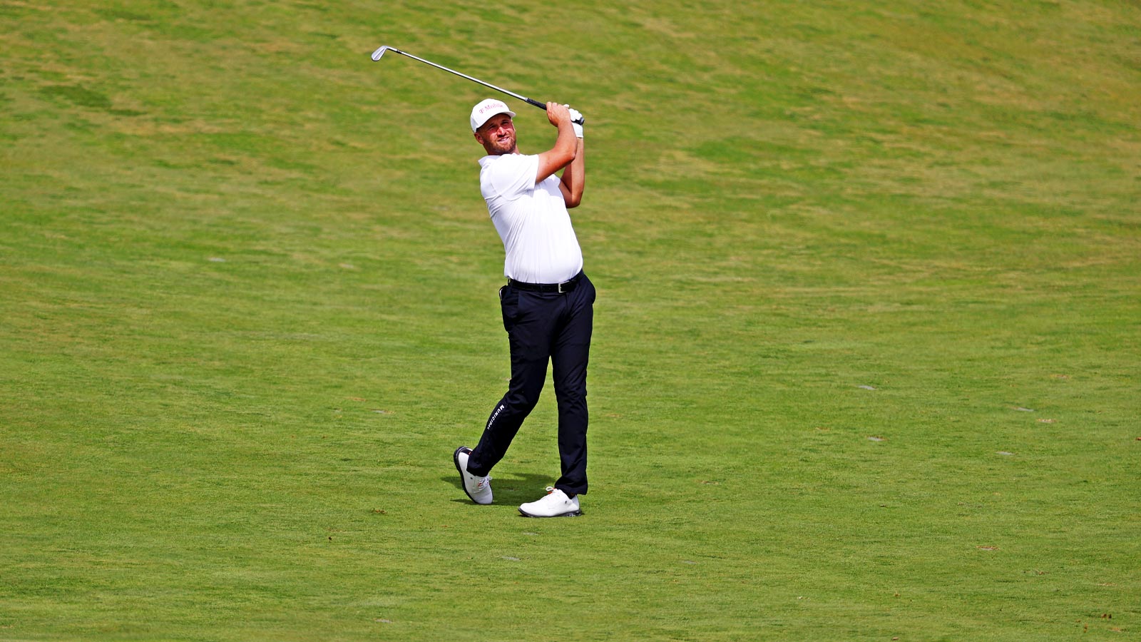 Wyndham Clark birdies 18 to take commanding US Open lead at Shinnecock