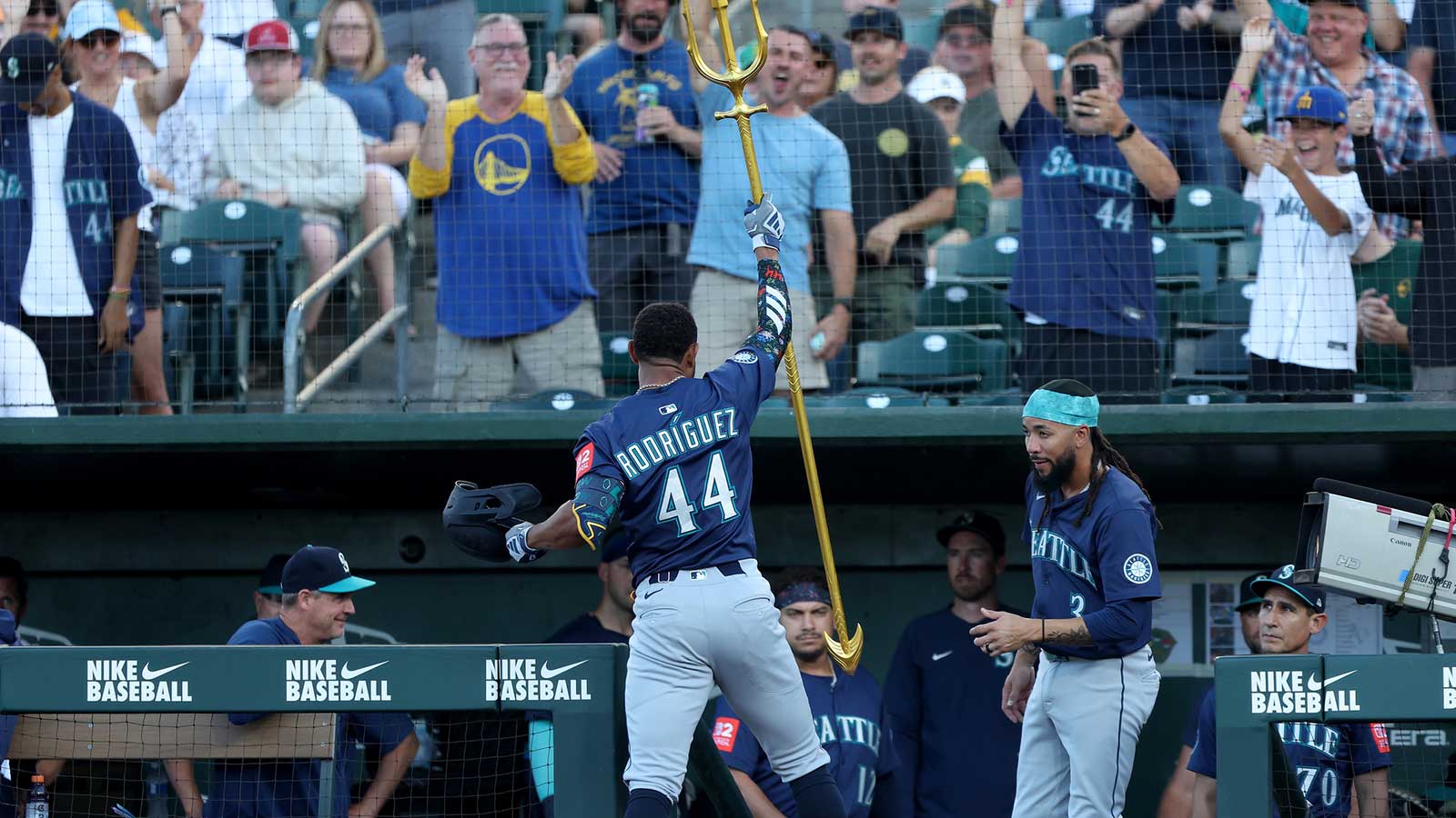 https://wp.clutchpoints.com/wp-content/uploads/2026/06/X-sneaky-Mariners-2026-MLB-trade-deadline-targets-to-chase.jpg