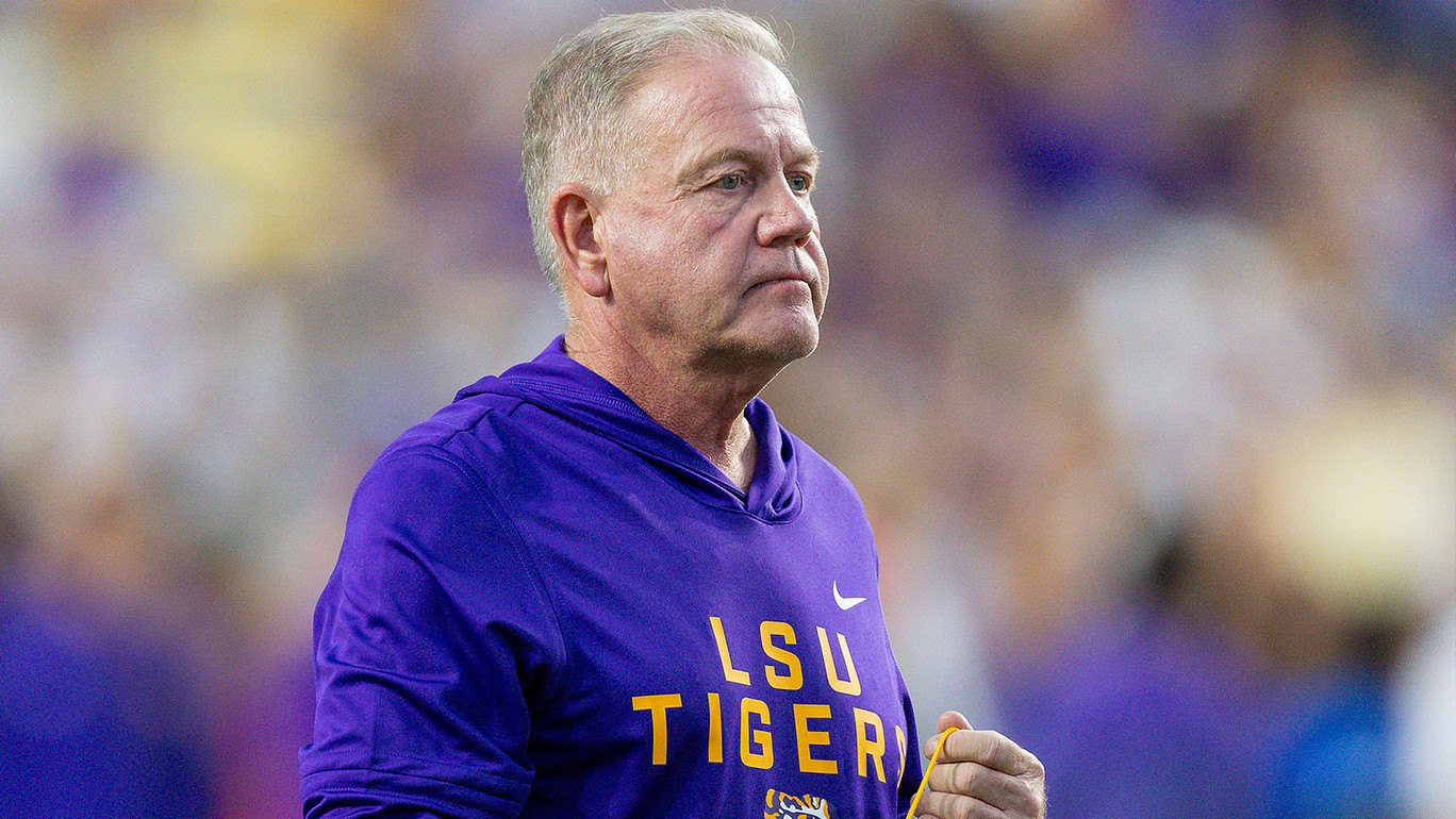 Ex-LSU coach Brian Kelly spotted at Packers' minicamp talking to Matt LaFleur, dad