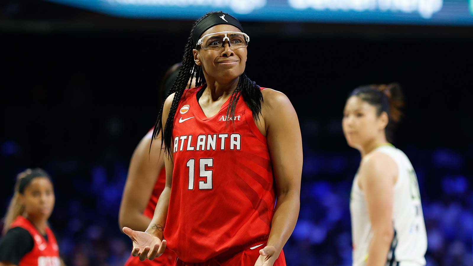 Dream’s Allisha Gray calls game with comeback dagger vs. Wings