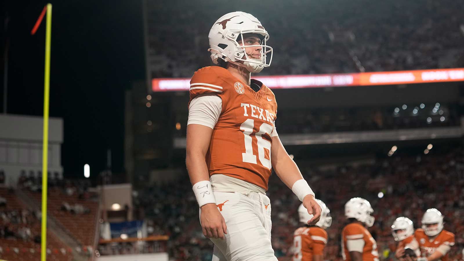 Texas’ Arch Manning lands in analyst’s top 5 QBs, but he’s not No. 1