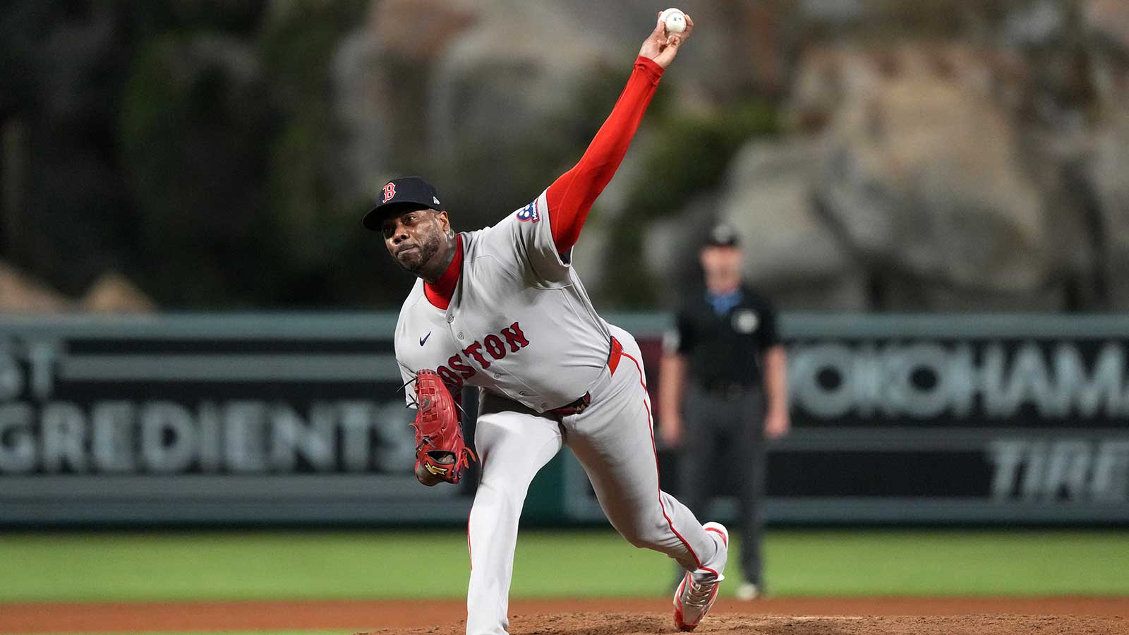 Red Sox's Aroldis Chapman 5 saves away from passing Hall of Famer on all-time list