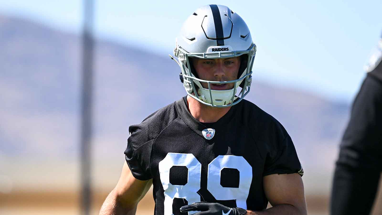 ESPN analyst forsees Jaxon Smith-Njigba-like workload for Raiders’ Brock Bowers
