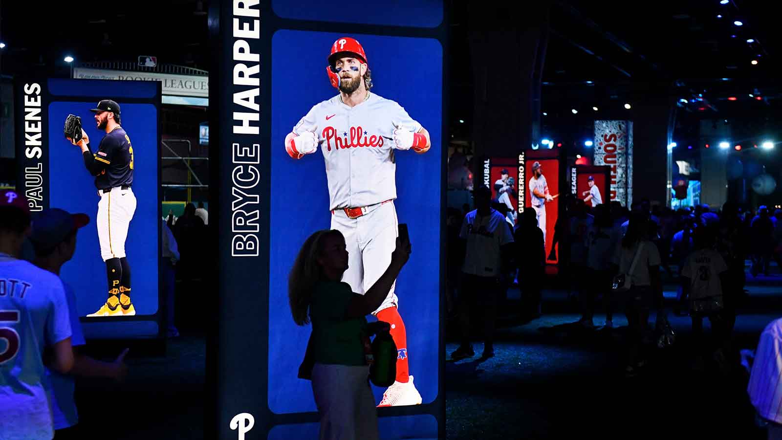 Watch Phillies star Bryce Harper's epic Home Run Derby entrance