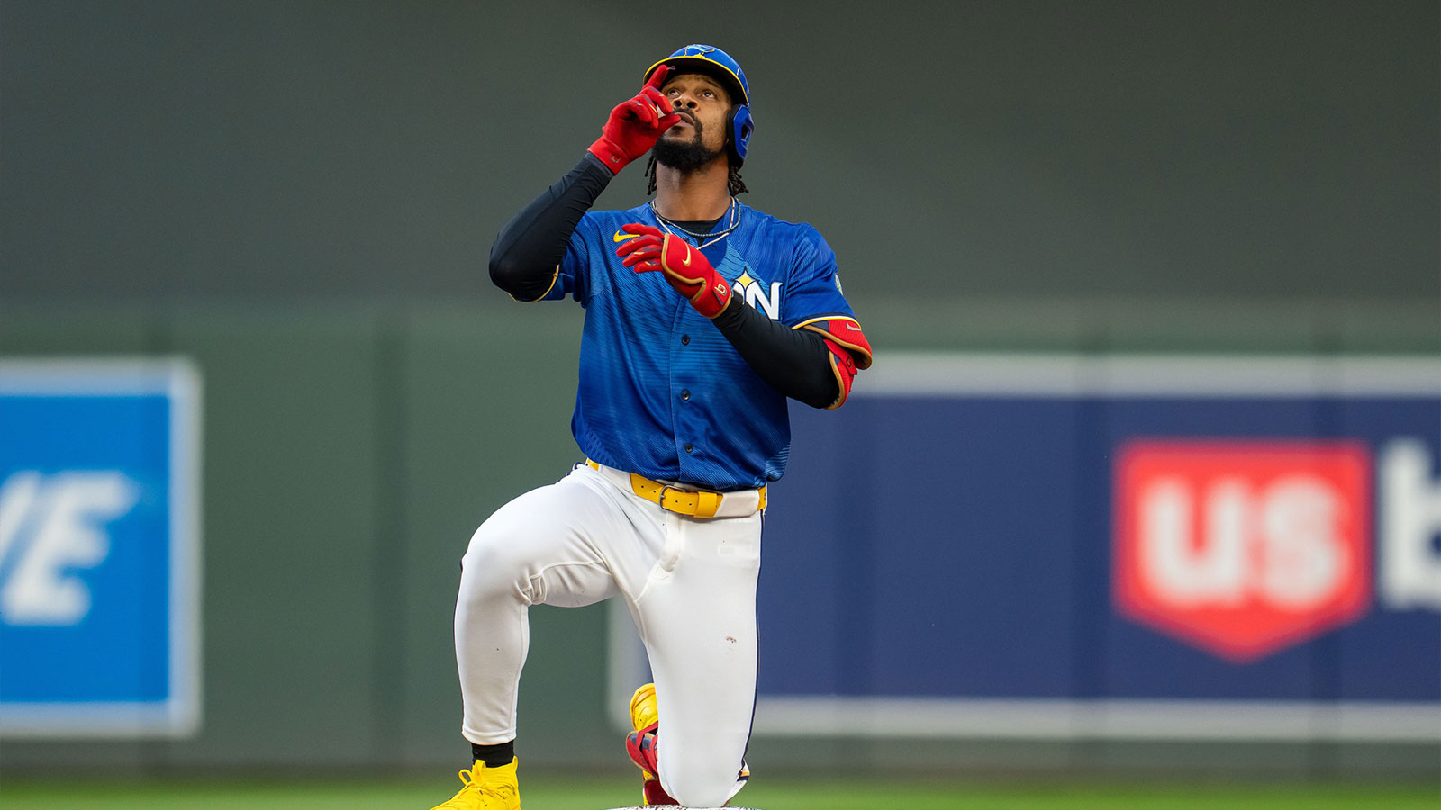 https://wp.clutchpoints.com/wp-content/uploads/2026/07/Byron-Buxton-reflects.jpg