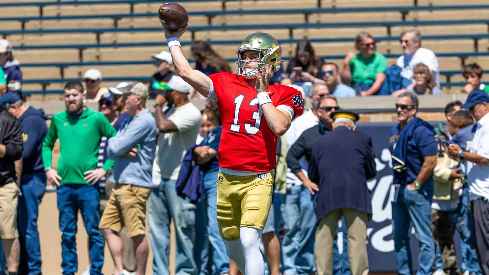 Analyst gives Notre Dame top 10 offense despite losing Jeremiyah Love, Jadarian Price