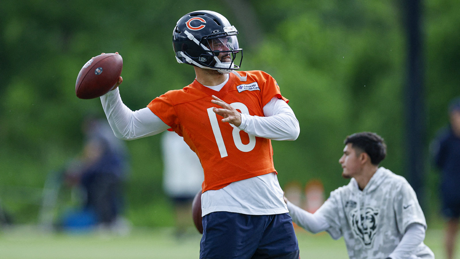 Bears' Caleb Williams beats Sam Darnold, Jordan Love, Jayden Daniels for final spot on ESPN QB rankings