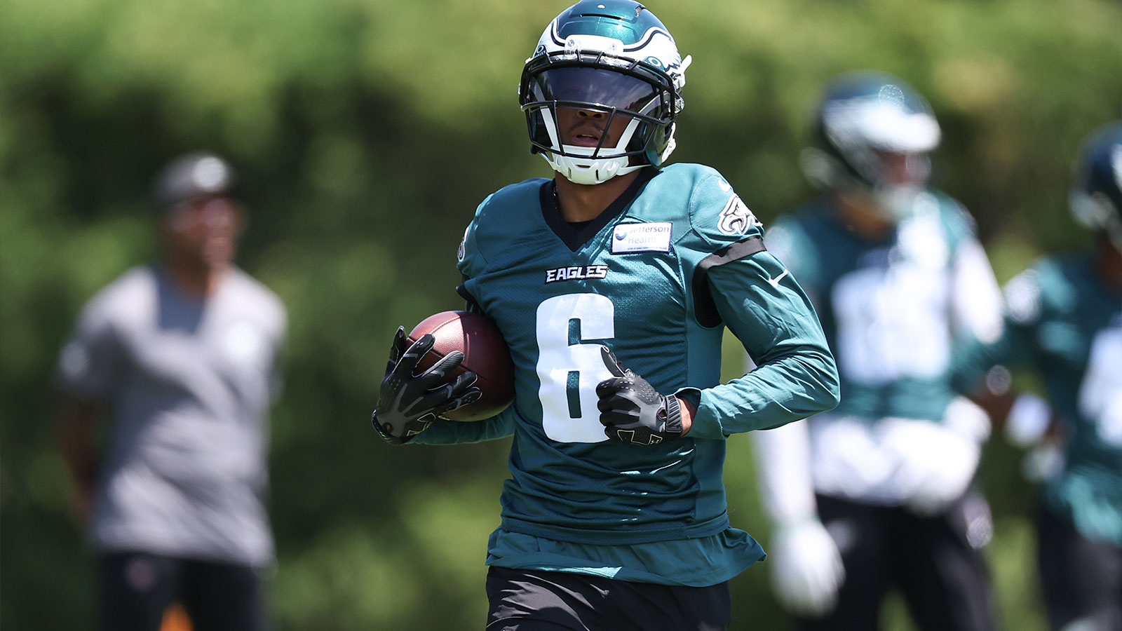 Latest DeVonta Smith injury update is concerning for Week 4 vs. Rams