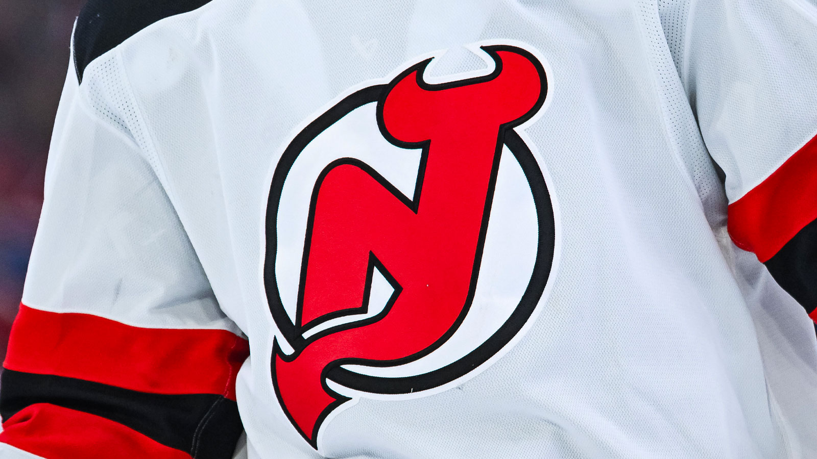 Devils news: New Jersey signs 31-point rookie to $9.25 million deal