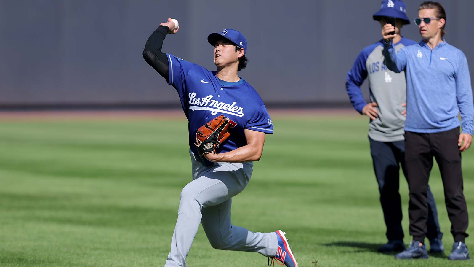 https://wp.clutchpoints.com/wp-content/uploads/2026/07/Dodgers-TWP-Shohei-Ohtani-warms-up.jpg