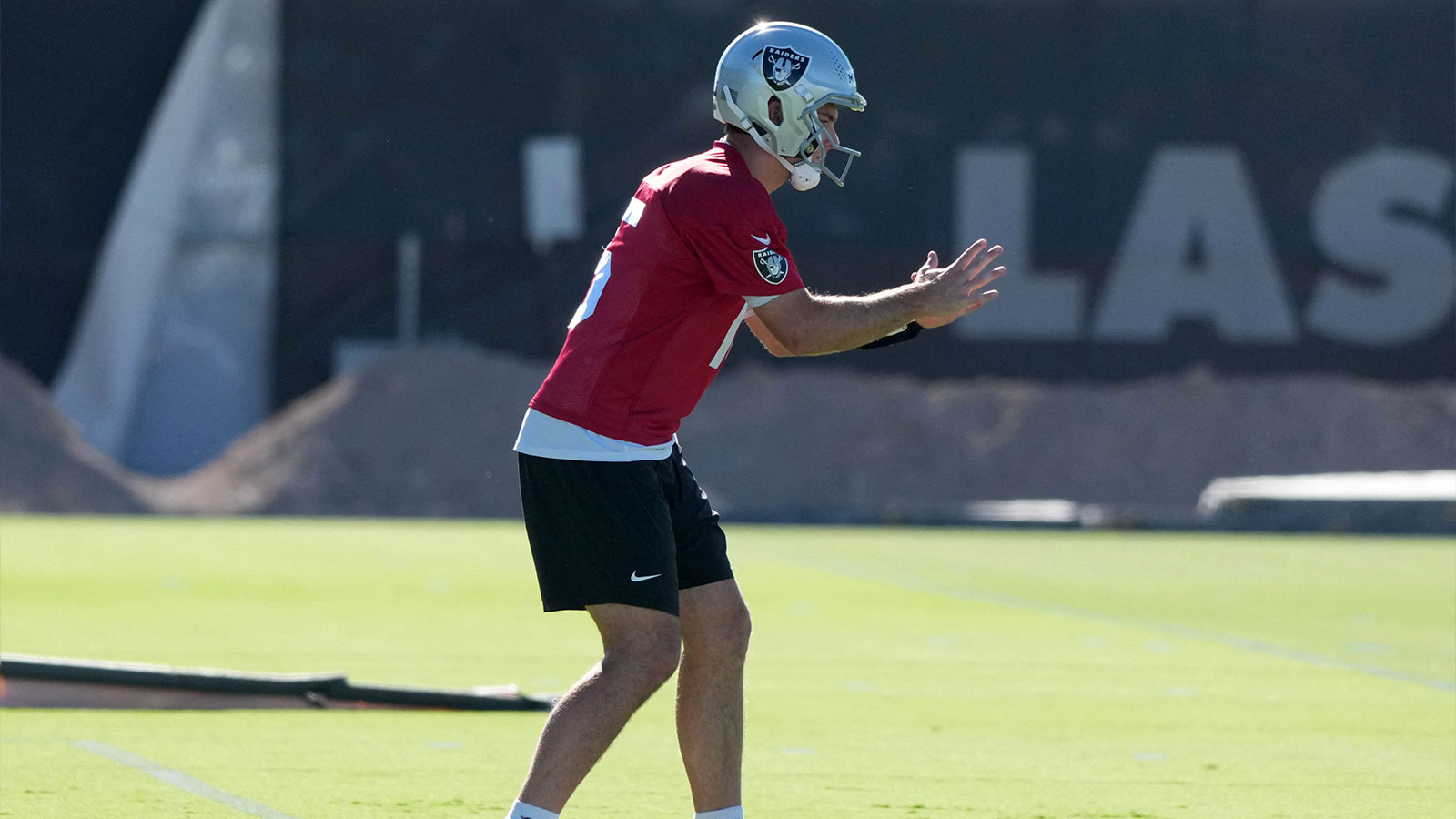 How Fernando Mendoza played with Raiders starters for first time after Kirk Cousins’ punishment