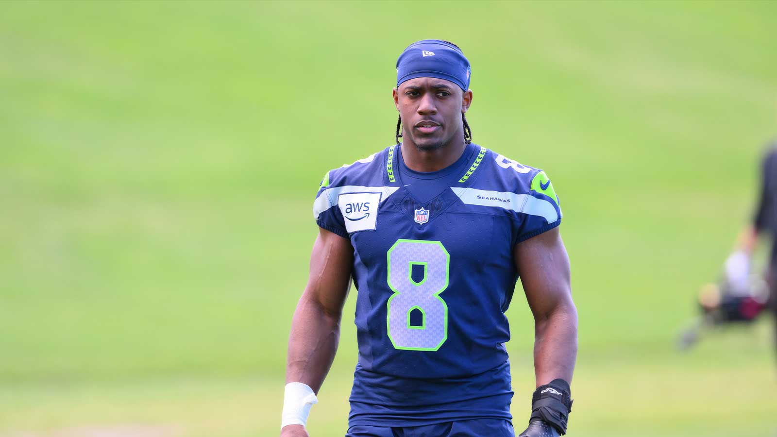 https://wp.clutchpoints.com/wp-content/uploads/2026/07/Jadarian-Price-at-Seahawks-minicamp.jpg