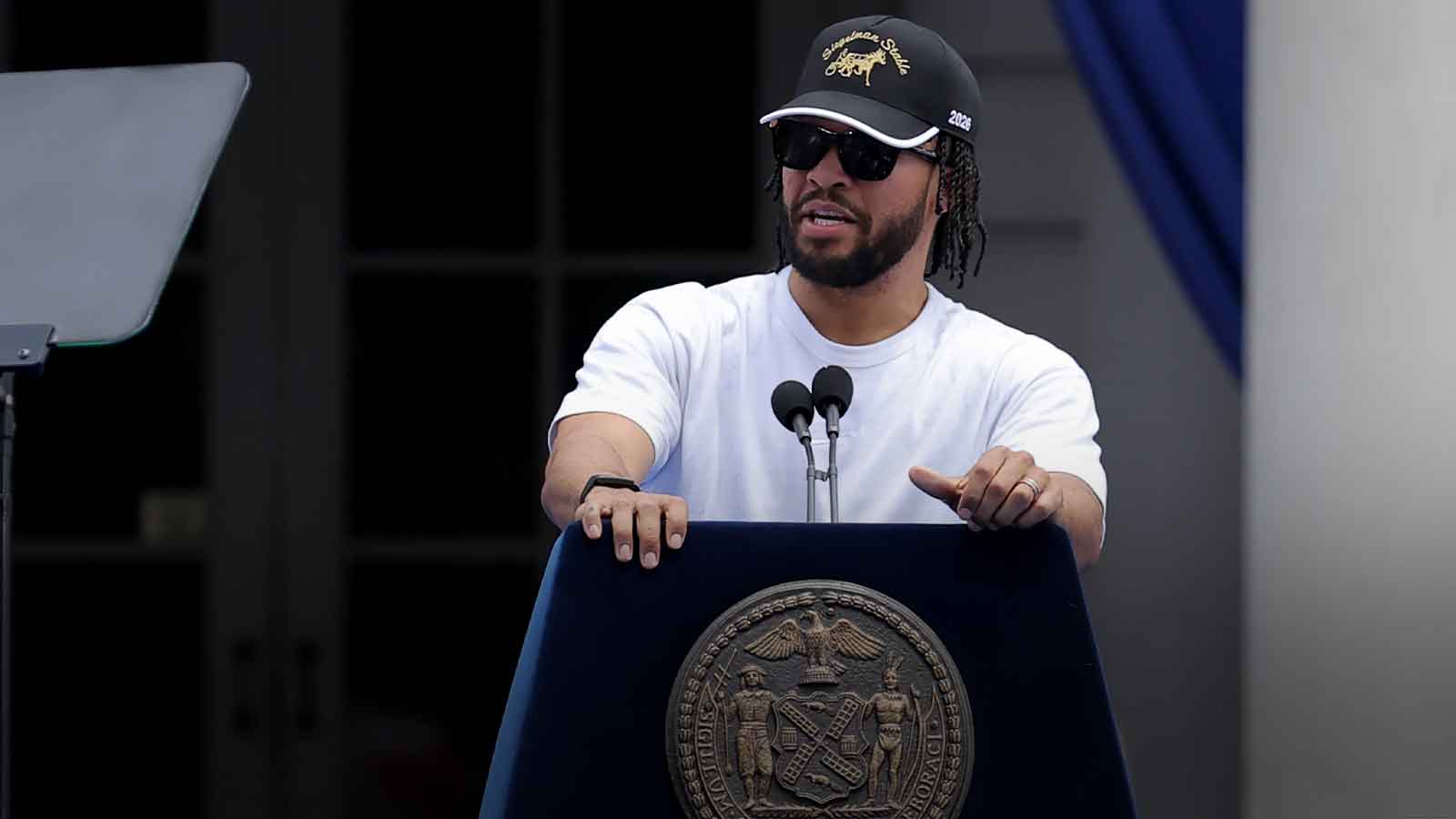 Knicks star Jalen Brunson and Ben Stiller catch Frances Tiafoe vs. Ben Shelton match