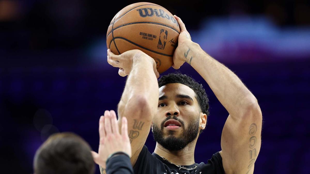 Celtics news: Jayson Tatum hits the gym with son Deuce, Chris Paul