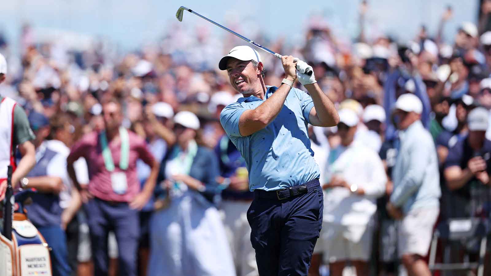 Rory McIlroy inches closer to Tiger Woods with Open Championship 67
