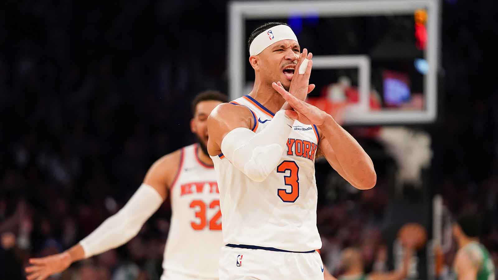 Knicks guard Josh Hart (3) celebrates 3pt