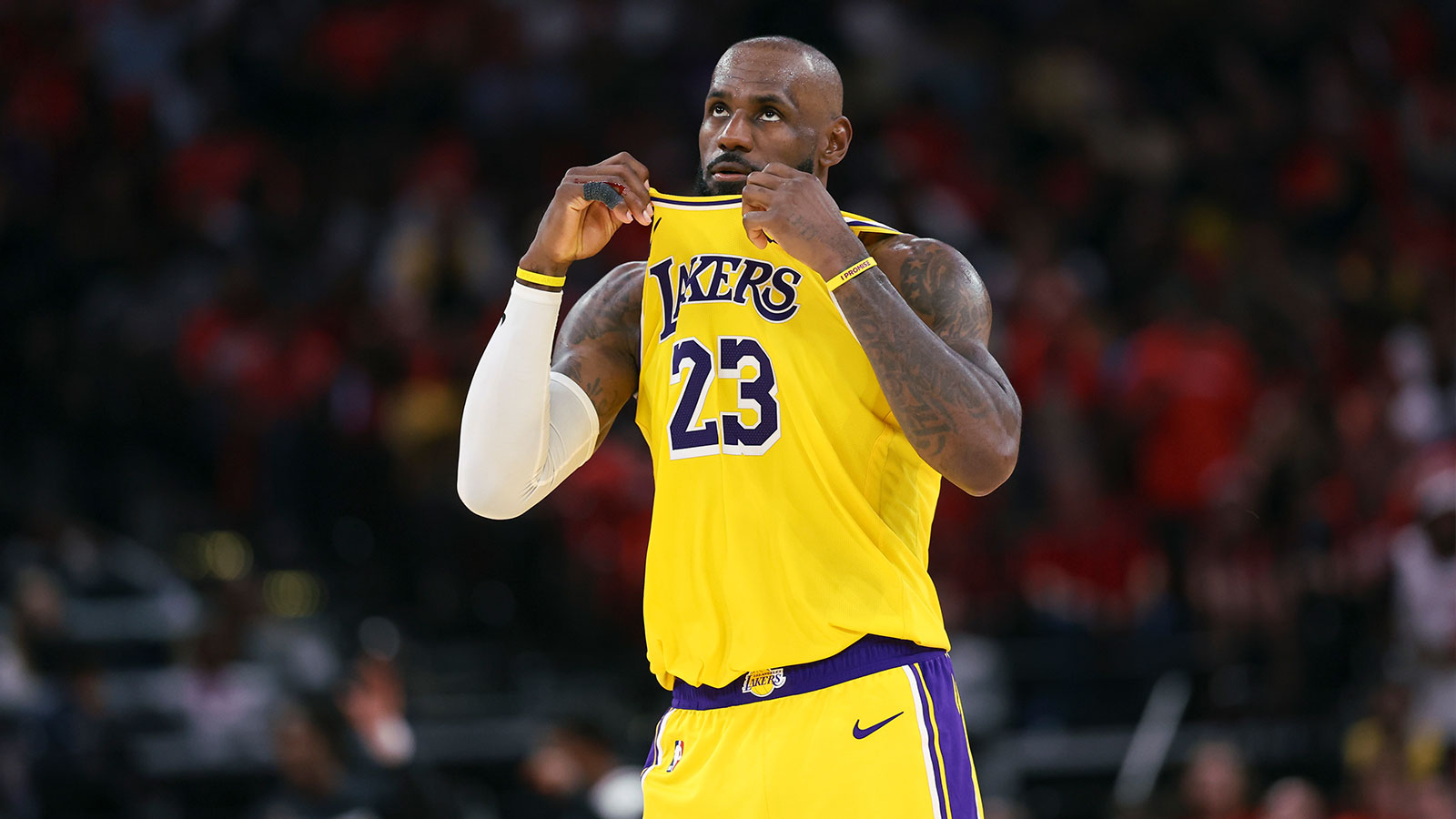 Ohio State football makes LeBron James recruiting pitch after