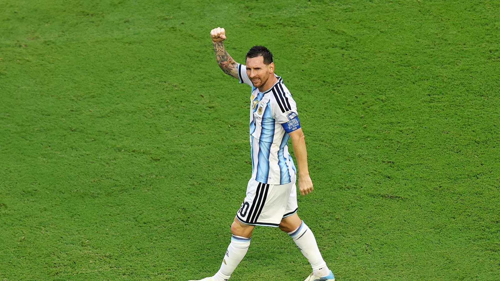 Pete Crow-Amstrong hates to pick against Lionel Messi, but give him England at World Cup
