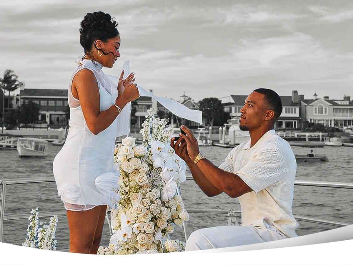 Lions' Amon-Ra St. Brown proposes to Brooklyn Adams