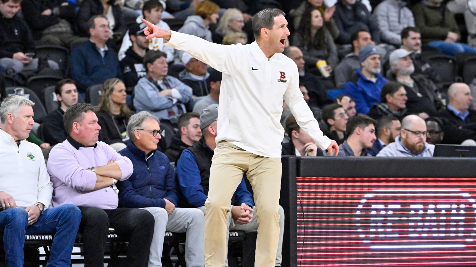Michigan basketball’s Mike Boynton adds Ivy League head coach to staff