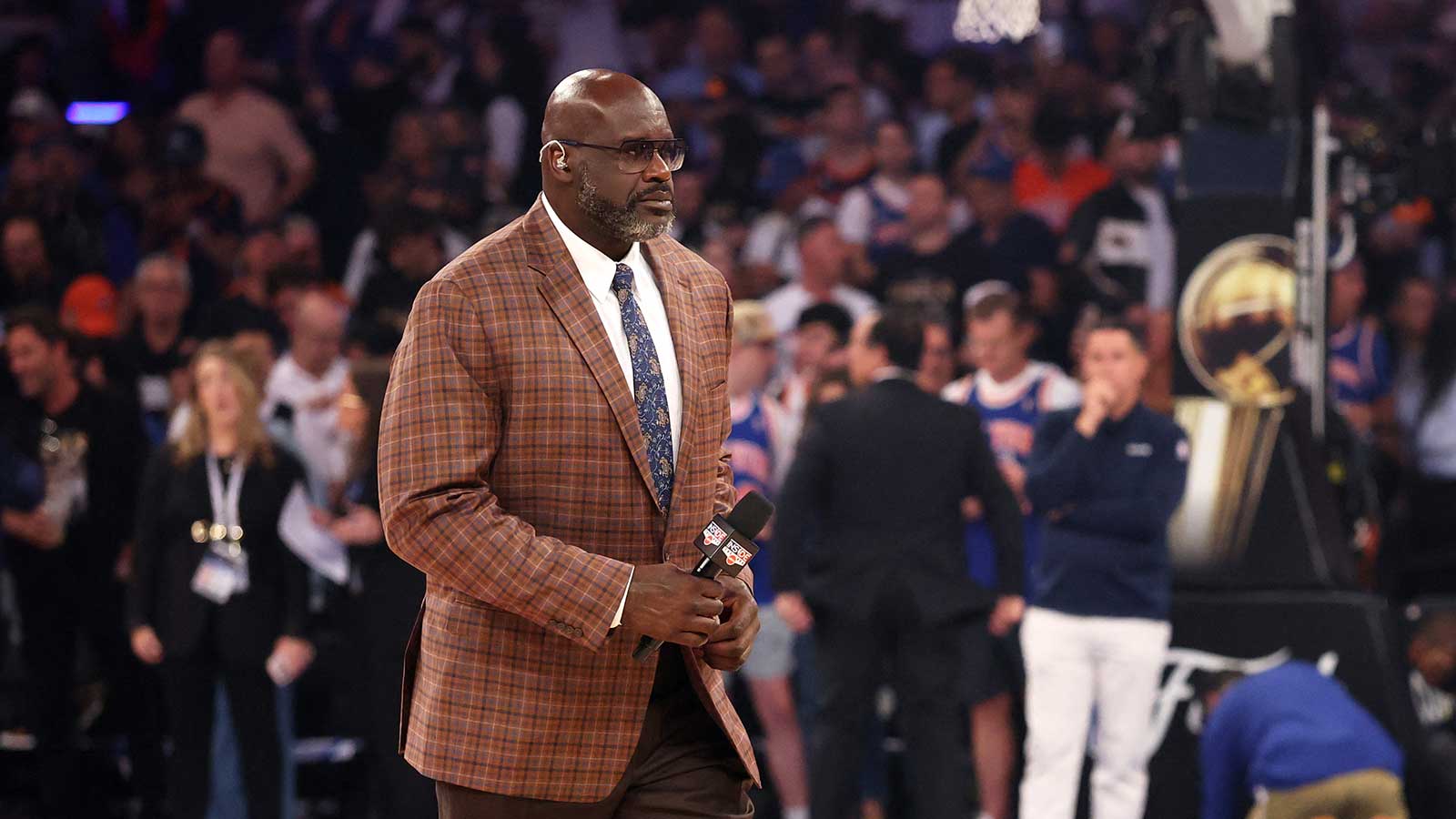 Shaq hits LeBron James with ‘modest arrogant’ label in quest for 50,000 points