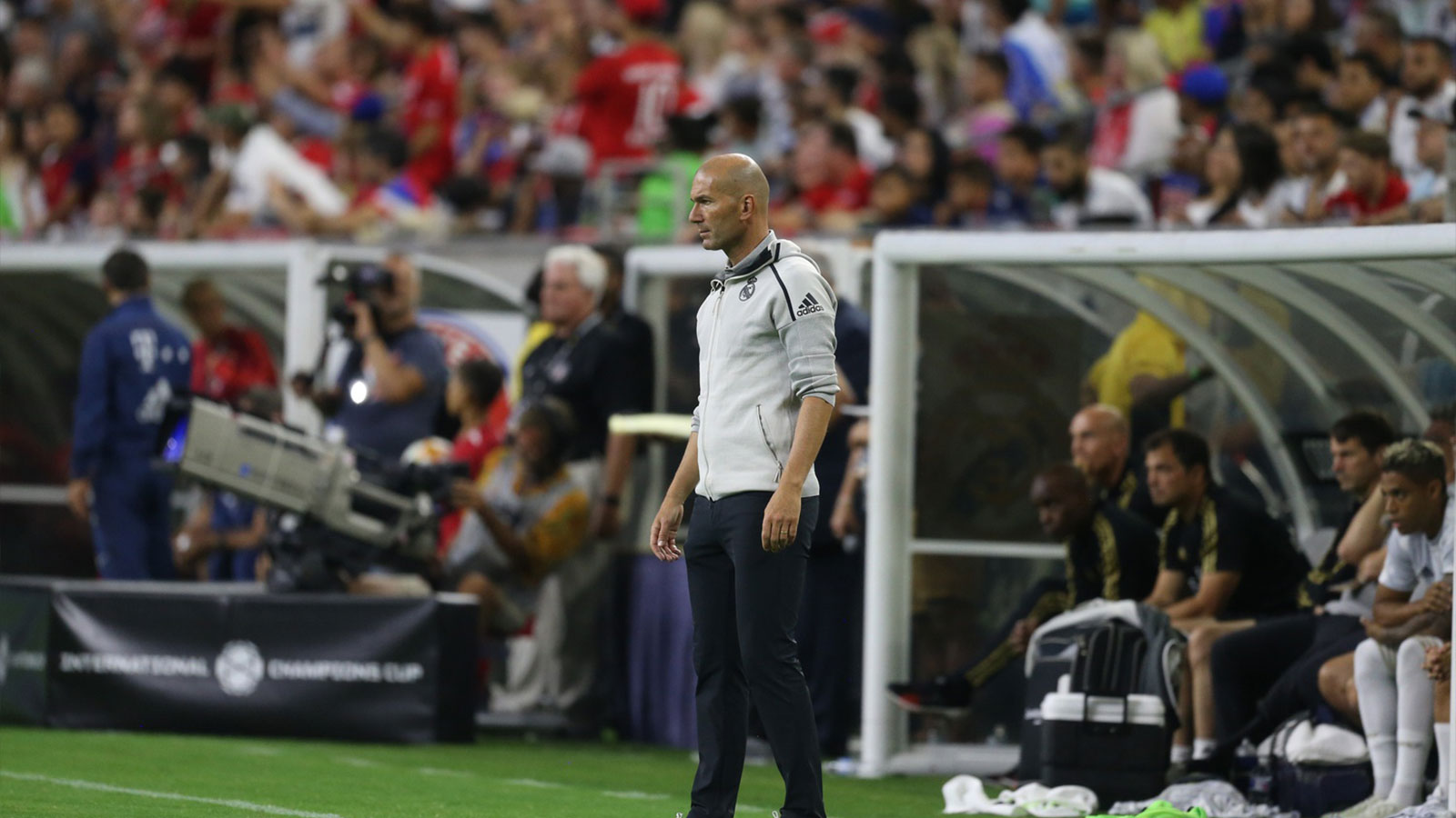 https://wp.clutchpoints.com/wp-content/uploads/2026/07/Zinedine-Zidane-coaches-against-Bayern-Munich-during-the-International-Champions-Cup.jpg