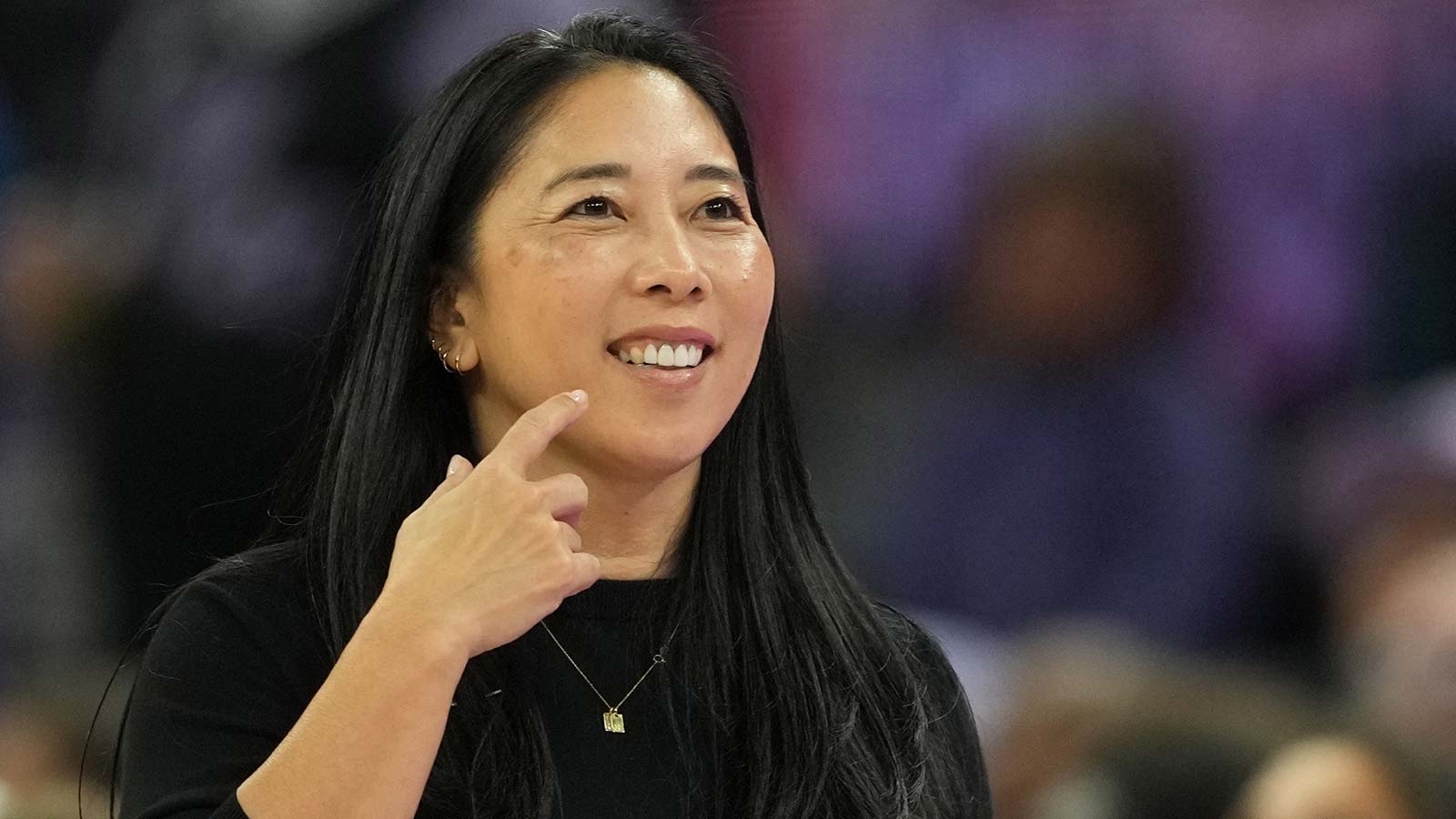 Golden State Valkyries head coach Natalie Nakase during the third quarter against the Washington Mystics at Chase Center.