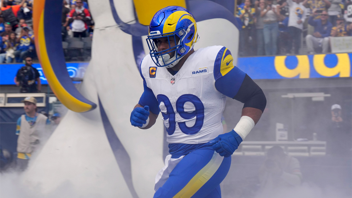 https://wp.clutchpoints.com/wp-content/uploads/2026/08/Aaron-Donald-running-out.jpg