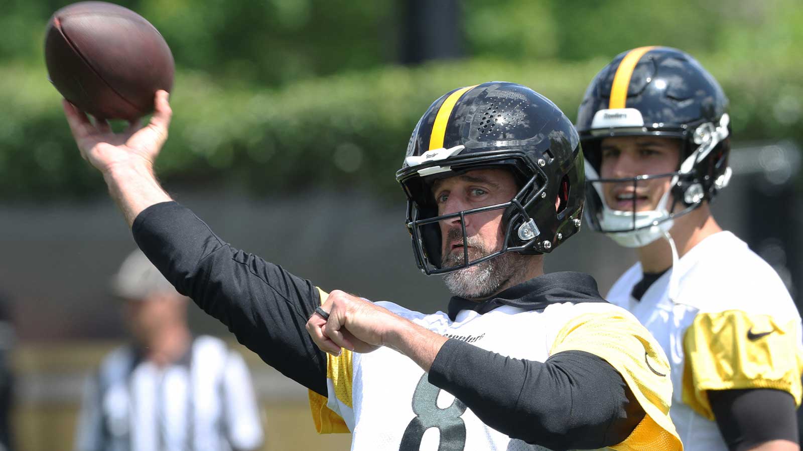 Steelers’ Aaron Rodgers shuts down possibility of playing past this season