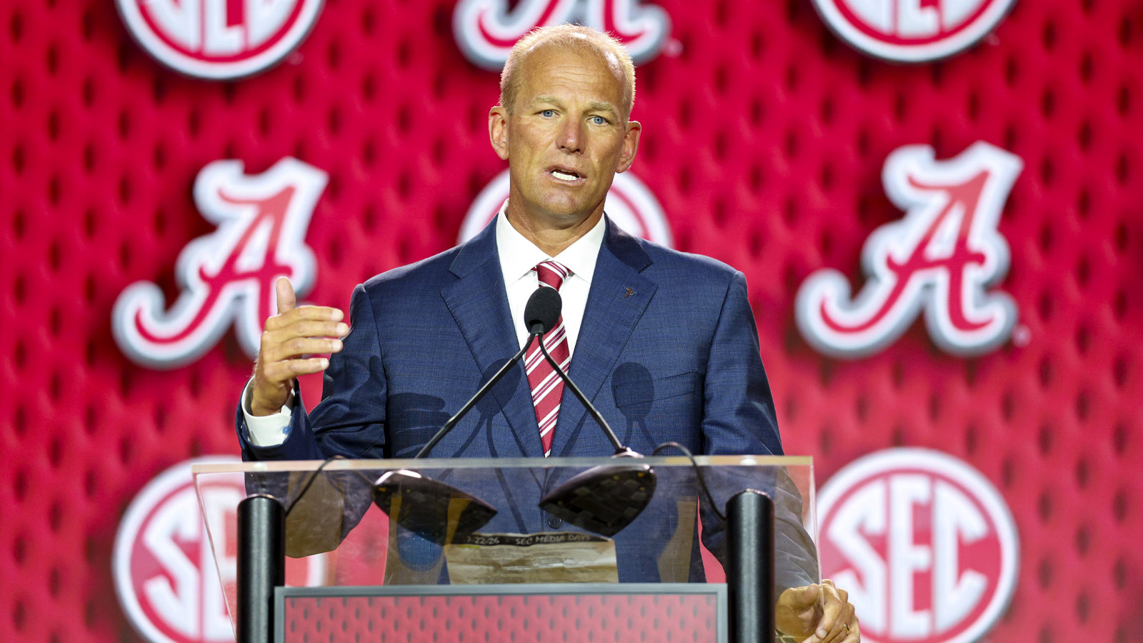 https://wp.clutchpoints.com/wp-content/uploads/2026/08/Alabama-Crimson-Tide-HC-Kalen-DeBoer.jpg