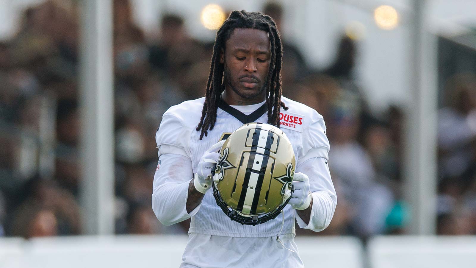 Saints’ Alvin Kamara will miss time after suffering knee injury