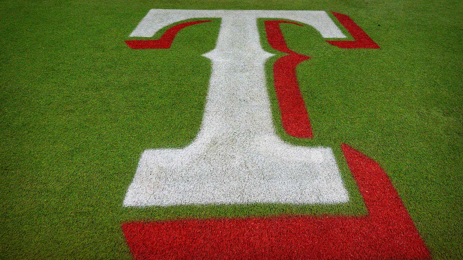Rangers pitcher suffers apparent injury scare during postseason push