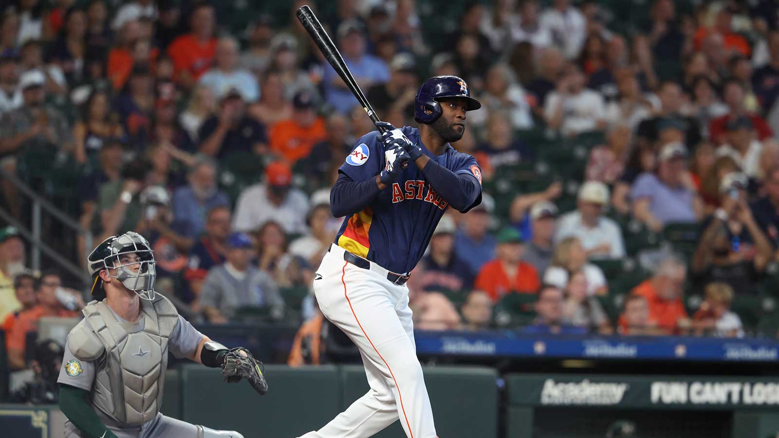 https://wp.clutchpoints.com/wp-content/uploads/2026/08/Astros-designated-hitter-Yordan-Alvarez-44-hits-a-single.jpg