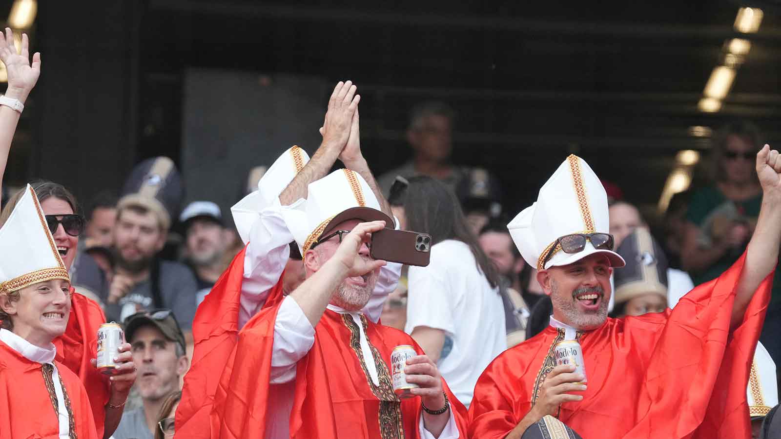Southpaw debuts wild new look on Pope Leo XIV hat giveaway night