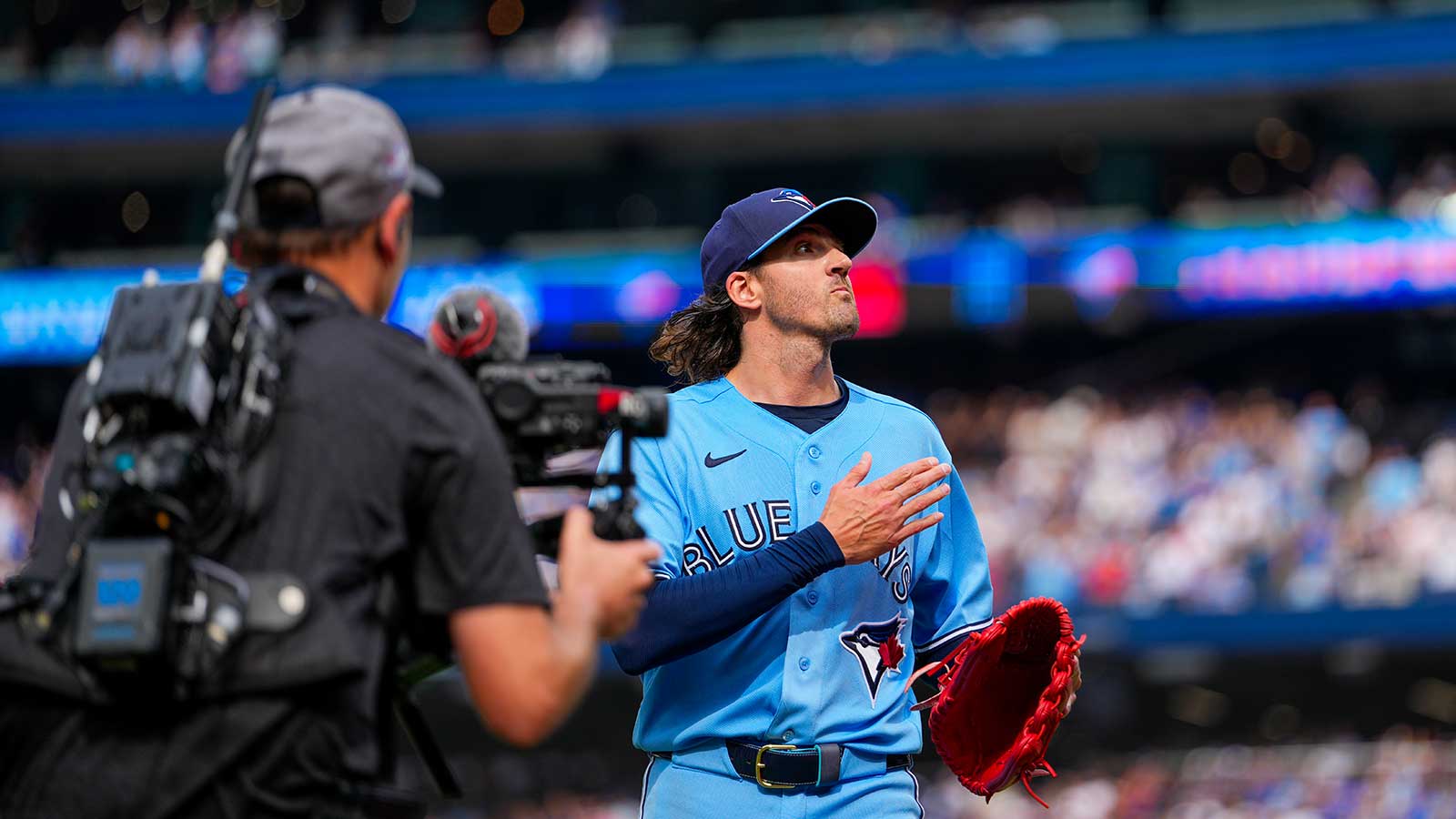 Cubs acquire Kevin Gausman from Blue Jays before trade deadline