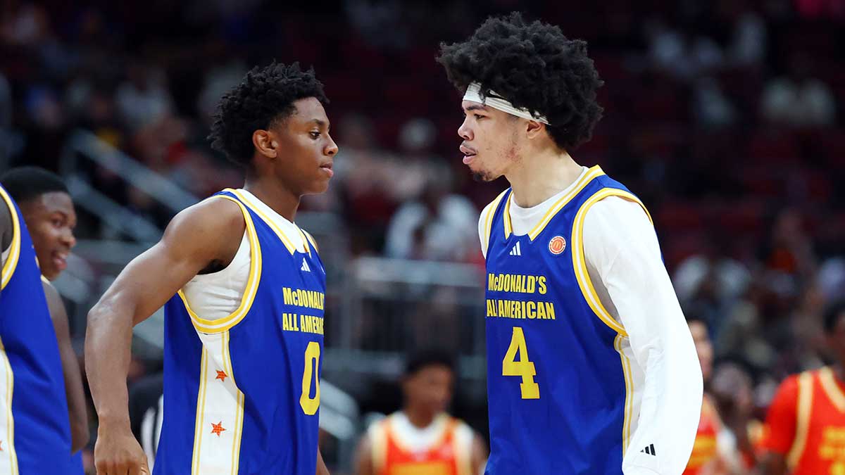 Michigan basketball 5-star freshman suffers injury scare during exhibition game
