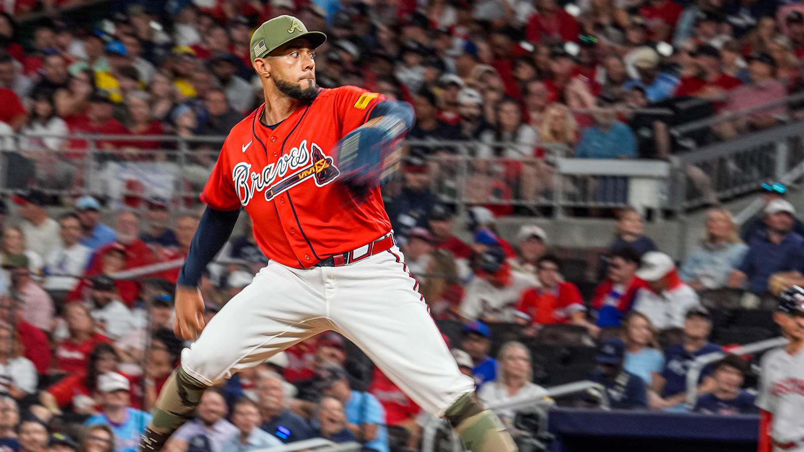 Braves get big Robert Suarez injury update during Dodgers series