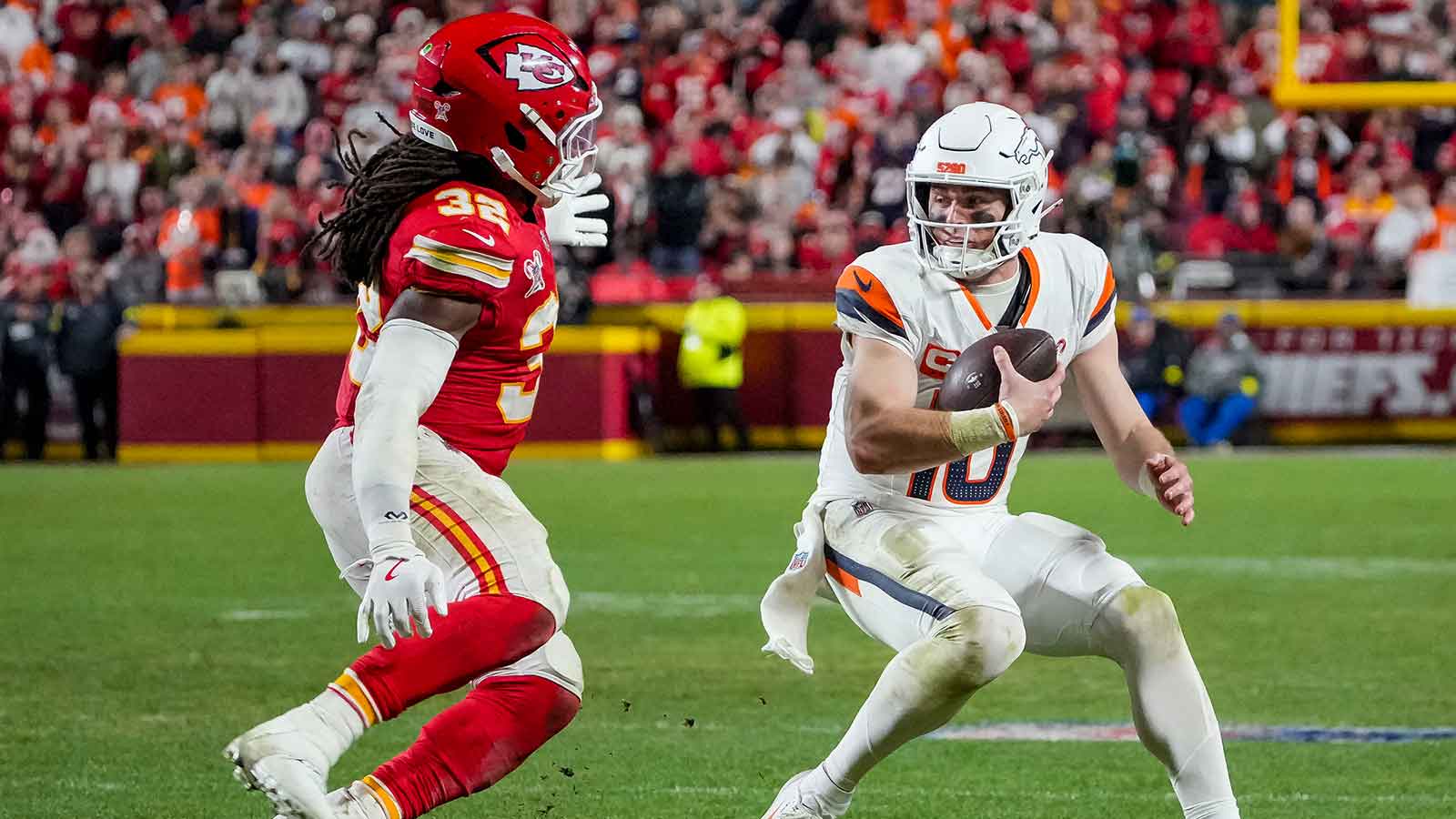 https://wp.clutchpoints.com/wp-content/uploads/2026/08/Broncos-quarterback-Bo-Nix-10-runs-the-ball.jpg