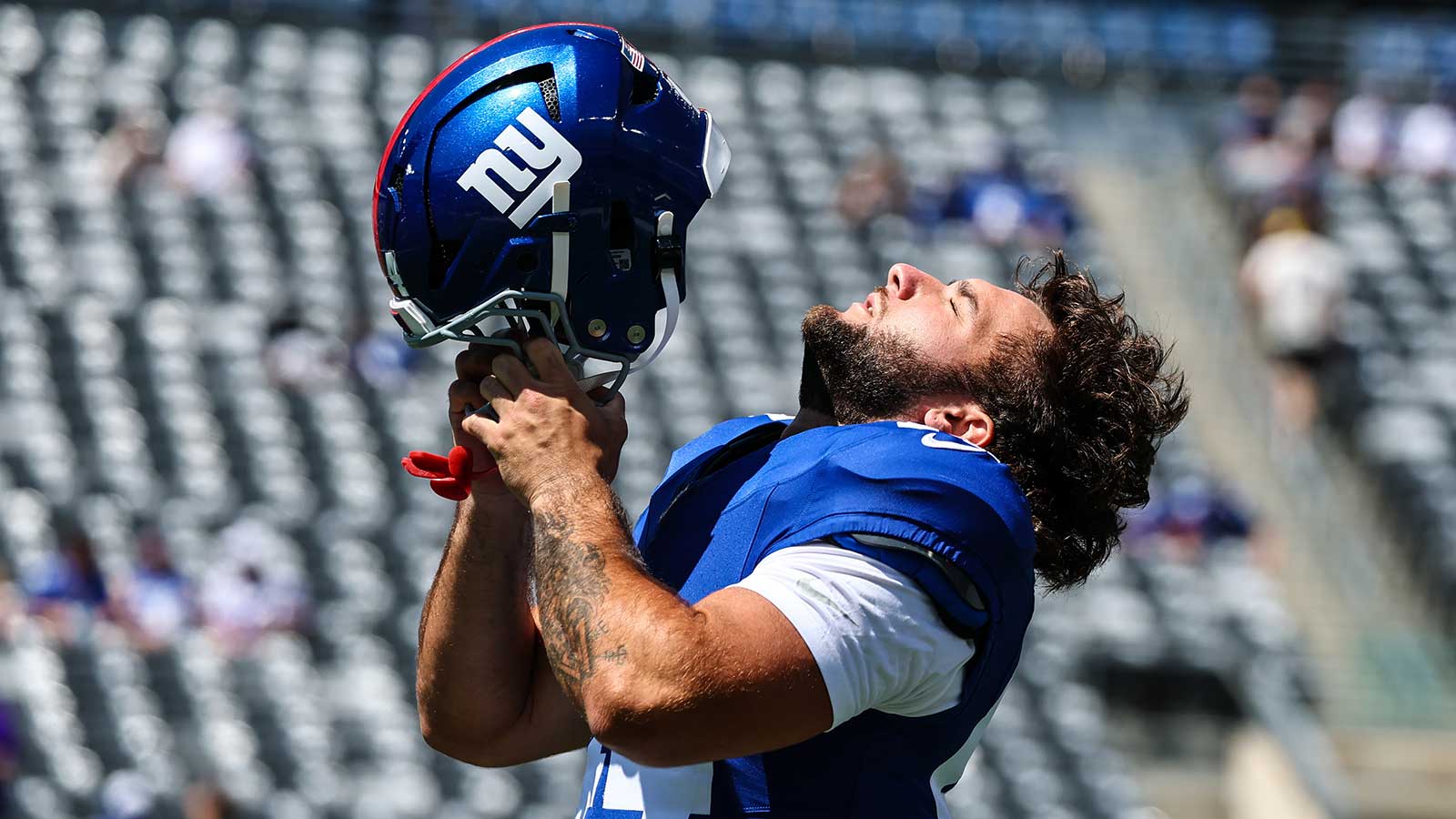 New York Giants running back Cam Skattebo (44) on the field before the game against the Minnesota Vikings at MetLife Stadium.