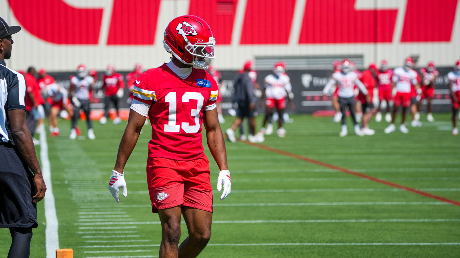 Chiefs’ Cyrus Allen suffers apparent knee injury scare during training camp