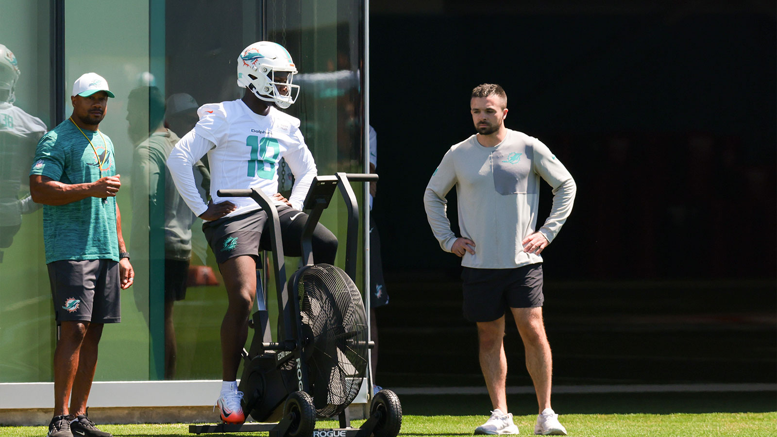 Get ready to see Chris Bell in Dolphins preseason finale