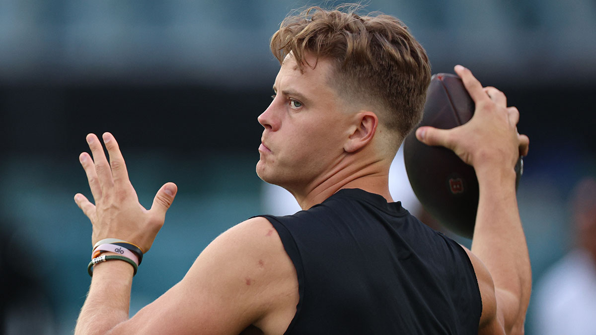 Bengals’ Joe Burrow, Bryan Cook go full Rocky Balboa-Apollo Creed during Eagles clash
