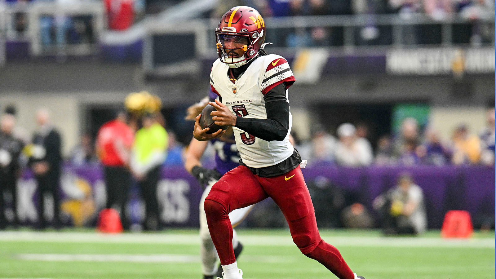 https://wp.clutchpoints.com/wp-content/uploads/2026/08/Commanders-QB-Jayden-Daniels.jpg