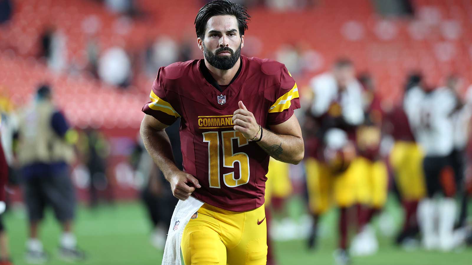 Commanders QB hilariously picks fan’s fantasy football draft order